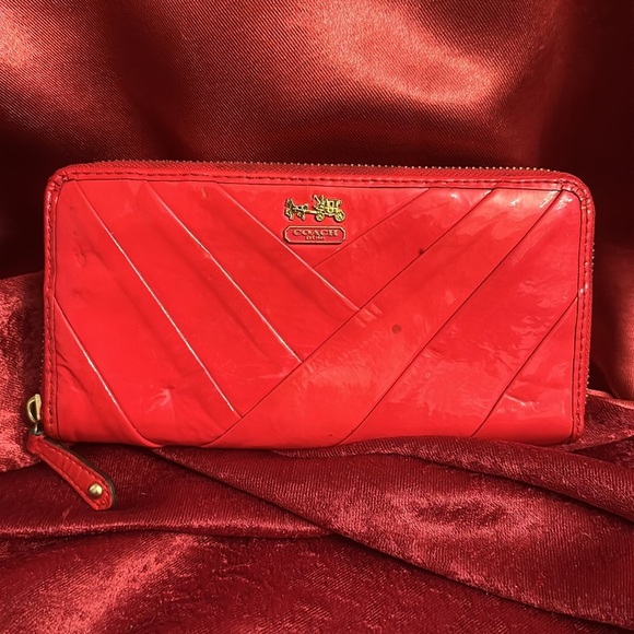 Round 1 $10 Drawing One Choice of 4 Items - Picture 3 of 7